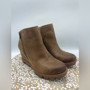 Sorel Joan of Arctic Wedge II  Zip Tan  Leather Boots Booties Women's Size 8.5